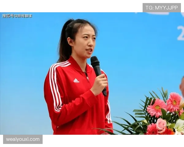 丁霞训练完直接啃鸡腿，这自律和放纵切换也太真实了