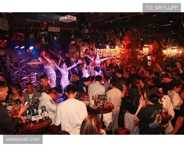 唐佳豪训练完直接去夜店蹦到凌晨？这体力是真实存在的吗