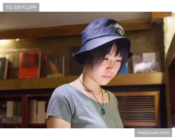 崔家溪比赛外面穿得像逛街，一进场又跟变了个人似的，正经到让人认不出来了