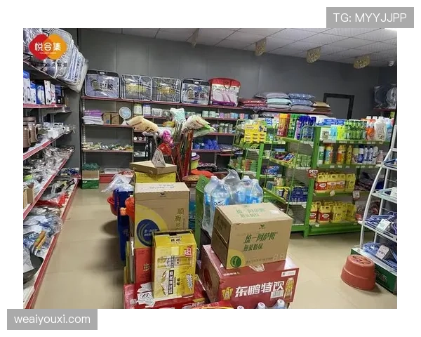 张楠这生活绝对不是咱们想象的，家里那摆件柜够一个小卖部开的节奏了吧？